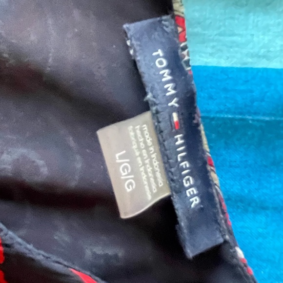 Tommy Hilfiger large blouse in mint condition worn once - Picture 5 of 5